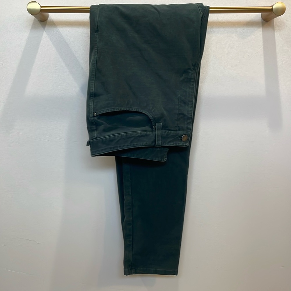 green lululemon pants